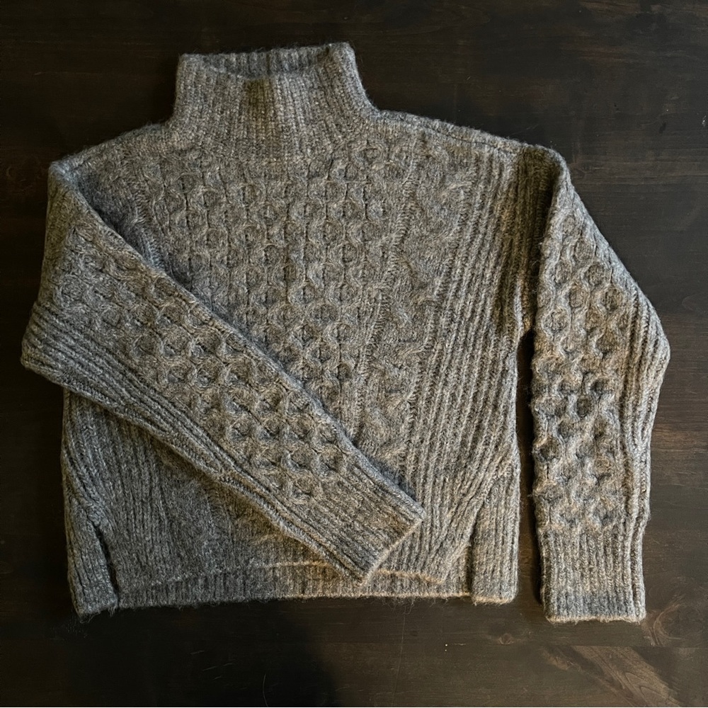 Abercrombie & Fitch Cozy Gray Sweater